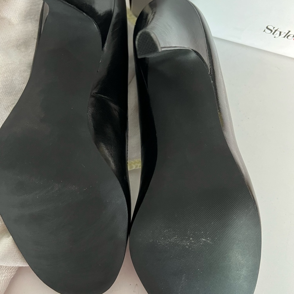 Women’s high heeled shoes, black size 9